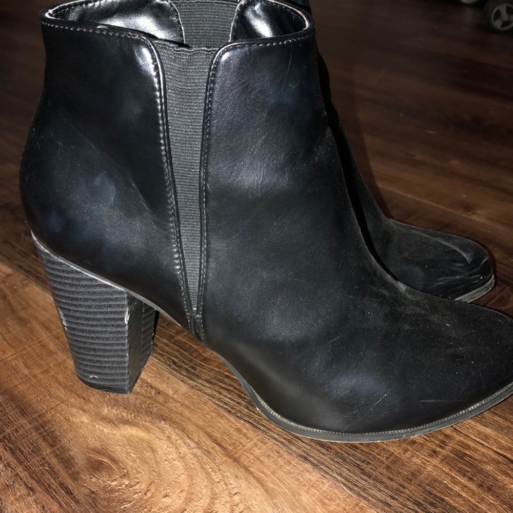 Anne Taylor heeled booties